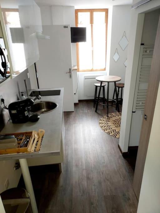 T2 Cosy Vieux Montlucon Apartment Bagian luar foto