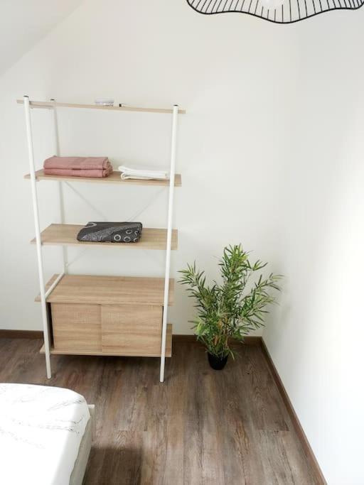 T2 Cosy Vieux Montlucon Apartment Bagian luar foto